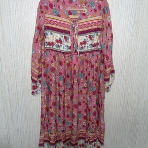 R Vivimos Size Medium Pink Floral Dress Boho Vintage Style